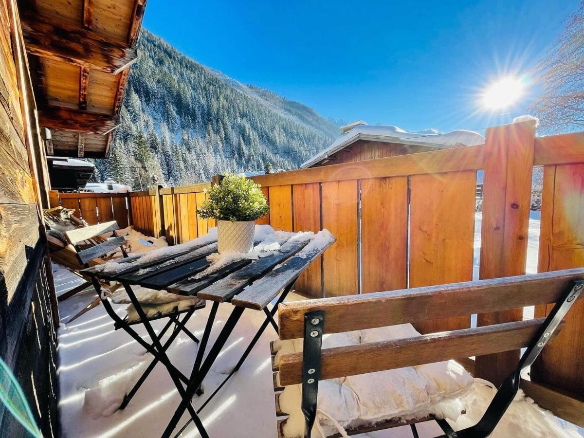 Chalet Le Petit Nicolas, Jacuzzi, Vue Mont Blanc Chamonix Buitenkant foto